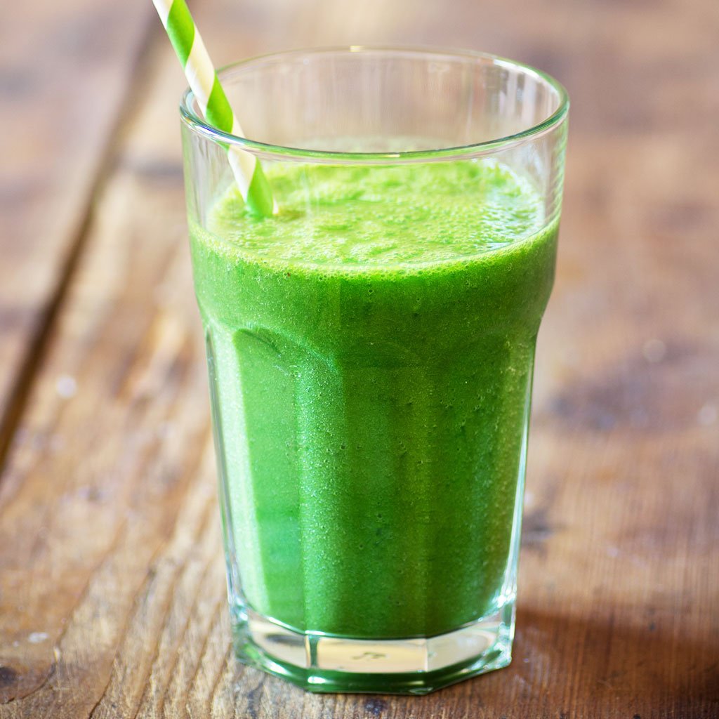Green immunity boost smoothie using super green mix by Mantra Malta